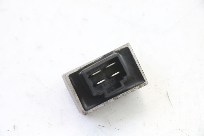photo de REGULADOR DE CARGA PEUGEOT VIVACITY NEW 4T 50 (2008 - 2017) - Zoom do estado de desgaste