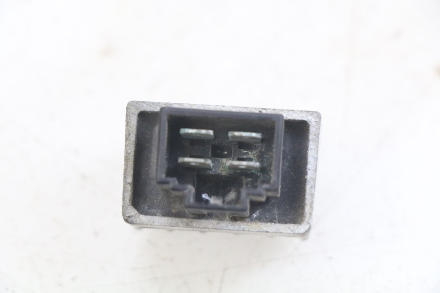 photo de REGULADOR DE CARGA PEUGEOT VIVACITY 50 (2004 - 2009) - Zoom do estado de desgaste