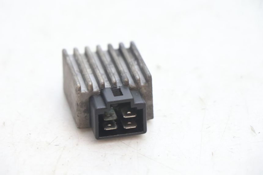 photo de REGULADOR DE CARGA PEUGEOT VIVACITY 50 (1998 - 2003) - Zoom do estado de desgaste