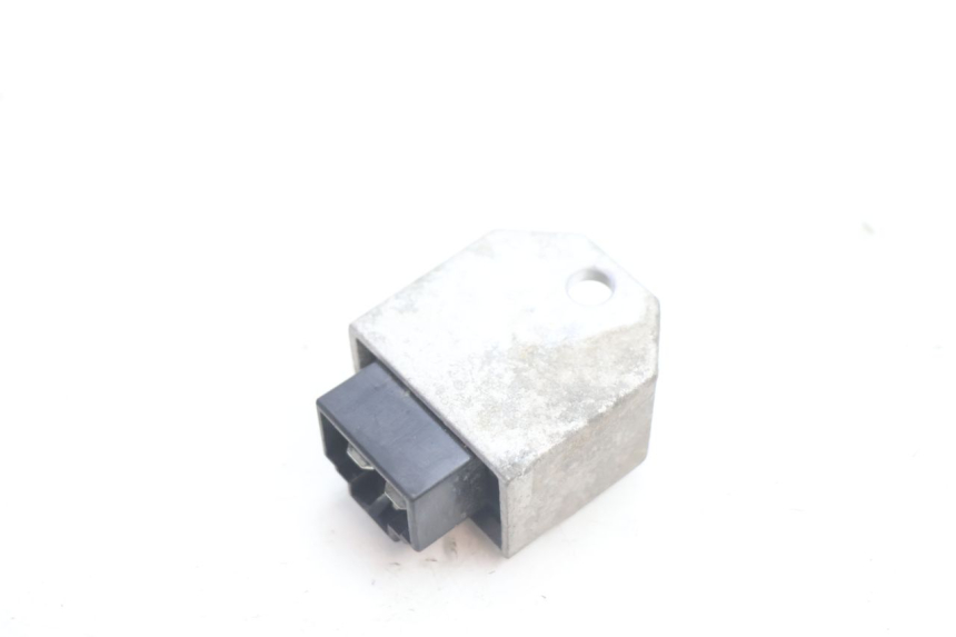 photo de REGULADOR DE CARGA PEUGEOT VIVACITY 50 (2004 - 2009) - Outro ângulo de visão