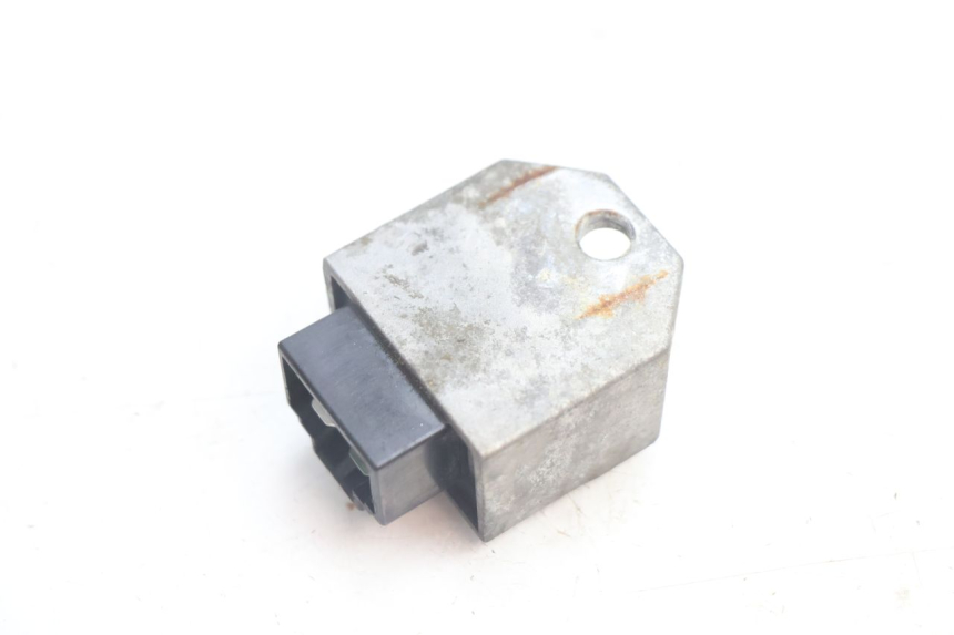 photo de REGULADOR DE CARGA PEUGEOT VIVACITY 50 (2004 - 2009) - Outro ângulo de visão