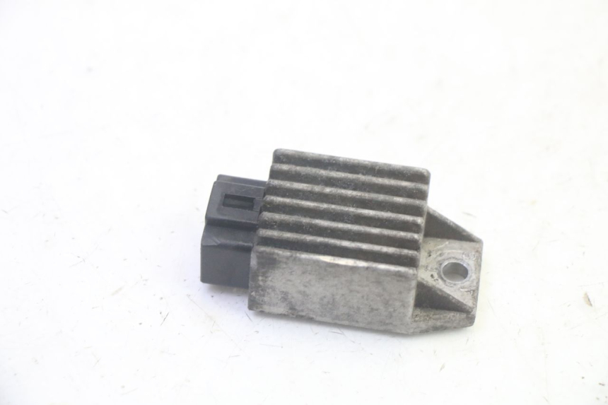 photo de REGULADOR DE CARGA PEUGEOT VIVACITY 100 (1999 - 2008) - Detalhe da peça