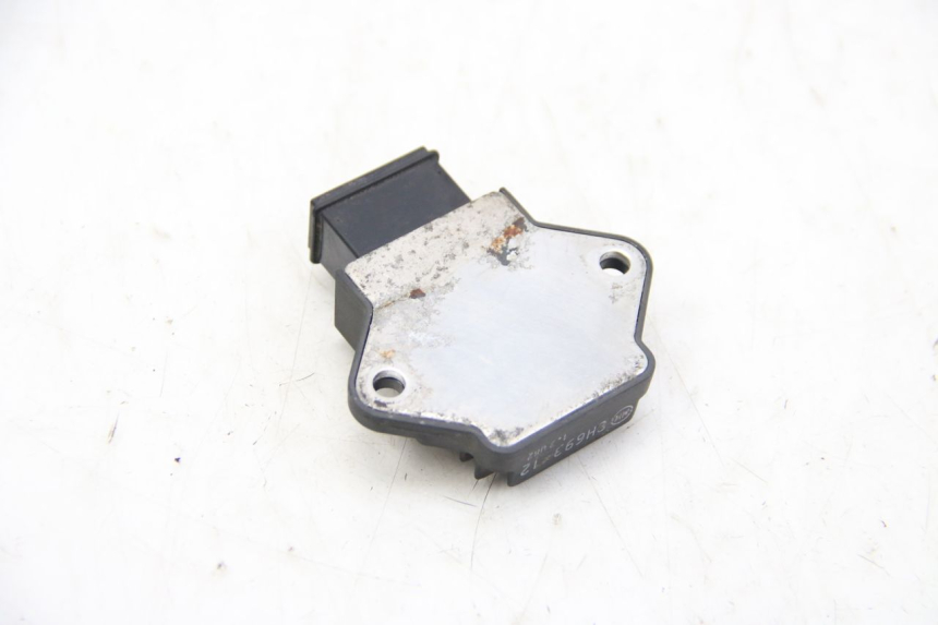 photo de REGULADOR DE CARGA HONDA VT C SHADOW 125 (1999 - 2007) - Outro ângulo de visão