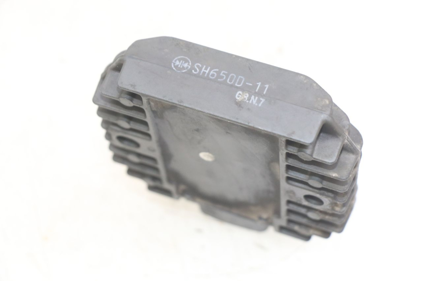 photo de REGULADOR DE CARGA YAMAHA X-MAX XMAX 250 (2006 - 2009) - Zoom do estado de desgaste