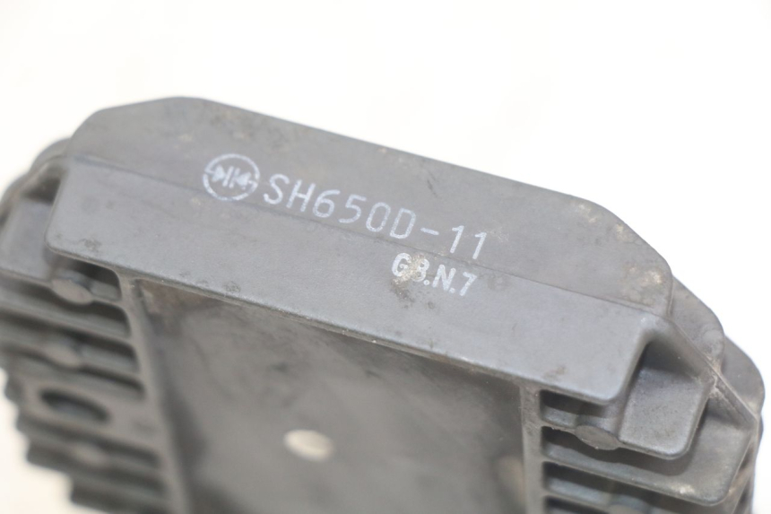 photo de REGULADOR DE CARGA YAMAHA X-MAX XMAX 250 (2006 - 2009) - Outro ângulo de visão