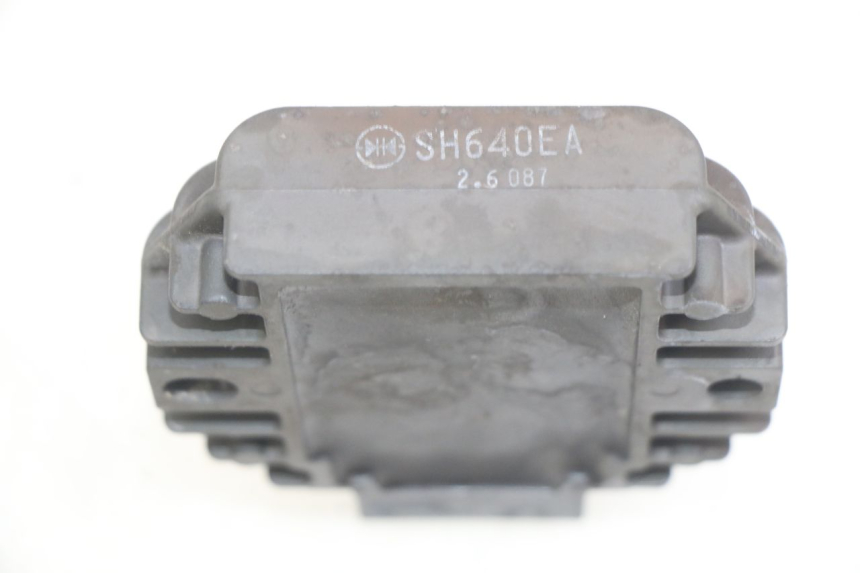 photo de REGULADOR DE CARGA YAMAHA X-MAX XMAX 125 (2010 - 2013) - Zoom do estado de desgaste