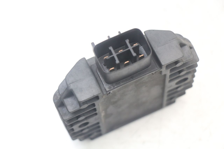 photo de REGULADOR DE CARGA YAMAHA XMAX X-MAX 125 (2006 - 2009) - Zoom do estado de desgaste