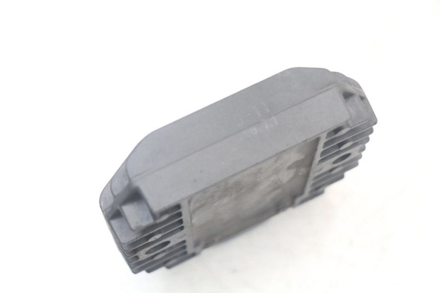 photo de REGULADOR DE CARGA YAMAHA XMAX X-MAX 125 (2006 - 2009) - Outro ângulo de visão