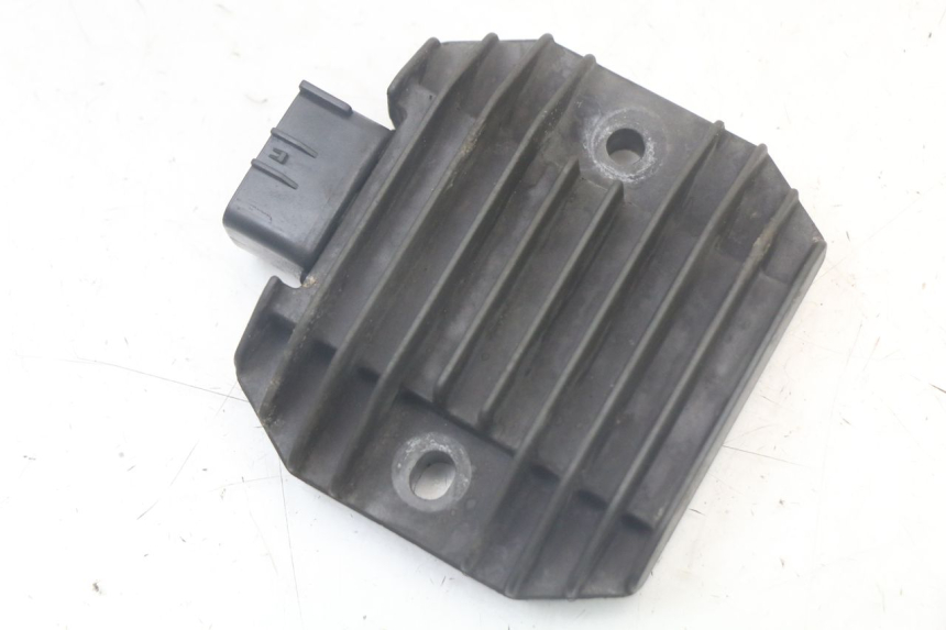 photo de REGULADOR DE CARGA YAMAHA XMAX X-MAX 125 (2006 - 2009) - Zoom do estado de desgaste