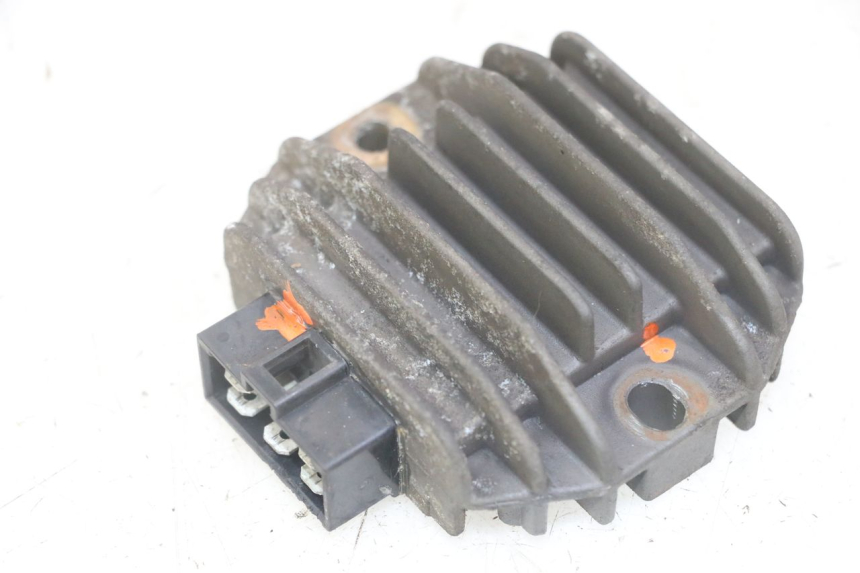 photo de REGULADOR DE CARGA YAMAHA X-MAX XMAX 125 (2010 - 2013) - Outro ângulo de visão
