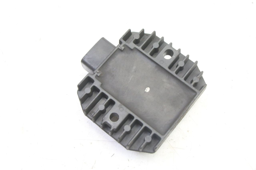 photo de REGULADOR DE CARGA YAMAHA XMAX X-MAX 125 (2006 - 2009) - Outro ângulo de visão