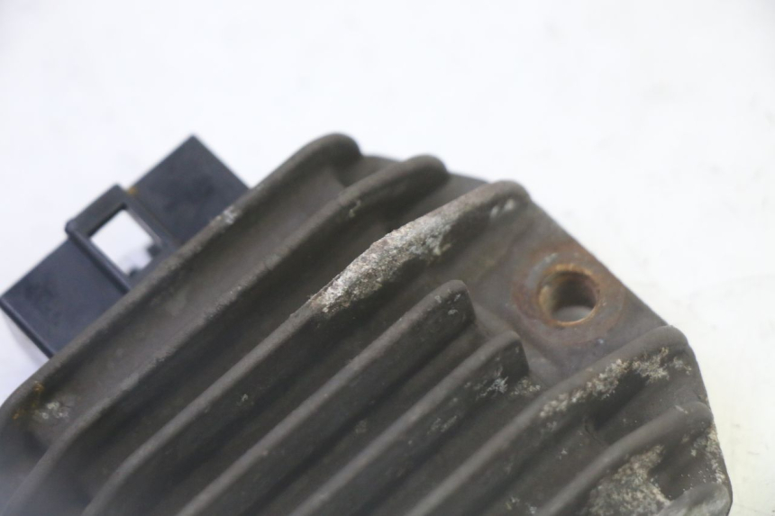 photo de REGULADOR DE CARGA YAMAHA X-MAX XMAX 125 (2010 - 2013) - Zoom do estado de desgaste