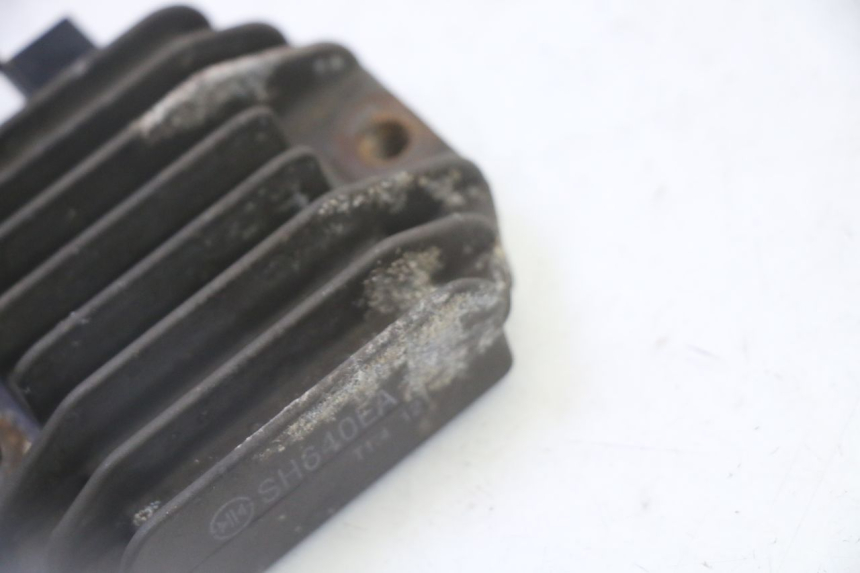 photo de REGULADOR DE CARGA YAMAHA X-MAX XMAX 125 (2010 - 2013) - Outro ângulo de visão
