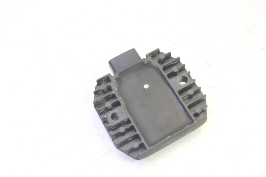photo de REGULADOR DE CARGA YAMAHA X-MAX XMAX 250 (2006 - 2009) - Zoom do estado de desgaste