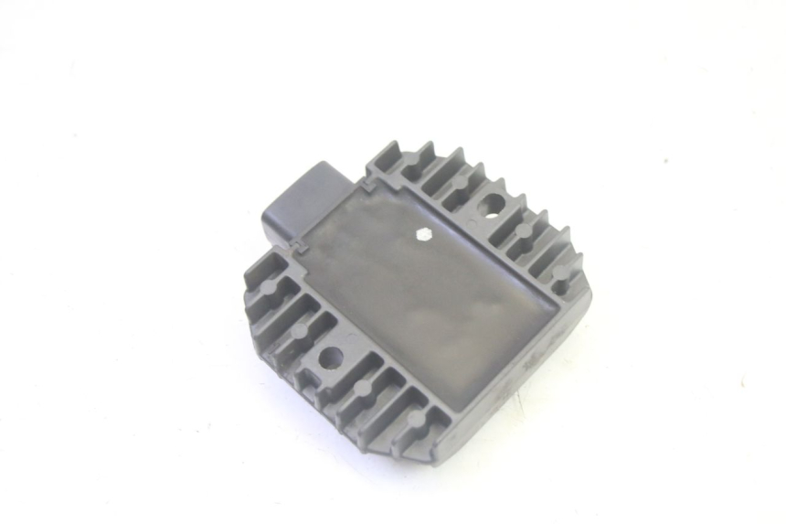 photo de REGULADOR DE CARGA YAMAHA XMAX X-MAX 125 (2006 - 2009) - Zoom do estado de desgaste