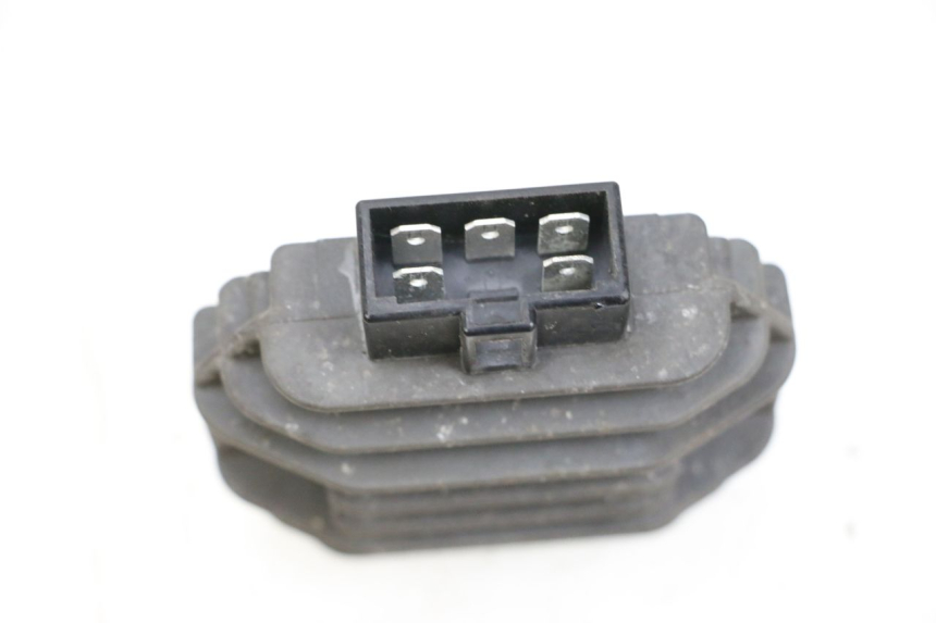 photo de REGULADOR DE CARGA YAMAHA X-MAX XMAX 125 (2010 - 2013) - Outro ângulo de visão