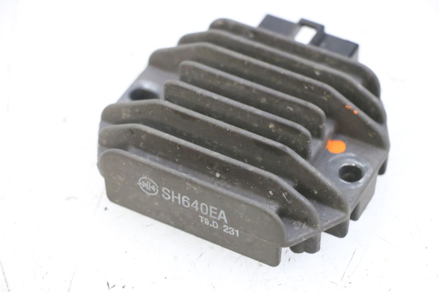 photo de REGULADOR DE CARGA YAMAHA X-MAX XMAX 125 (2010 - 2013) - Vista geral