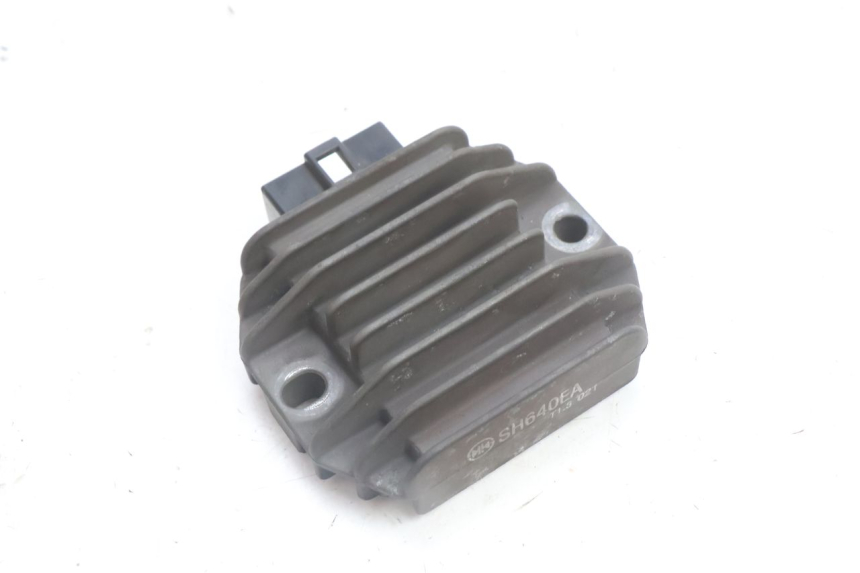 photo de REGULADOR DE CARGA YAMAHA X-MAX XMAX 125 (2010 - 2013) - Detalhe da peça