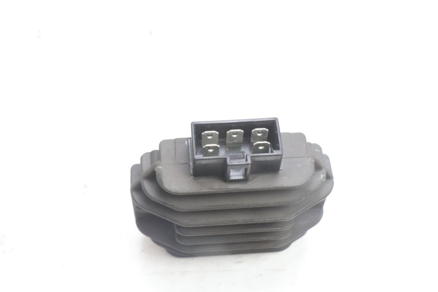 photo de REGULADOR DE CARGA YAMAHA X-MAX XMAX 125 (2010 - 2013) - Zoom do estado de desgaste