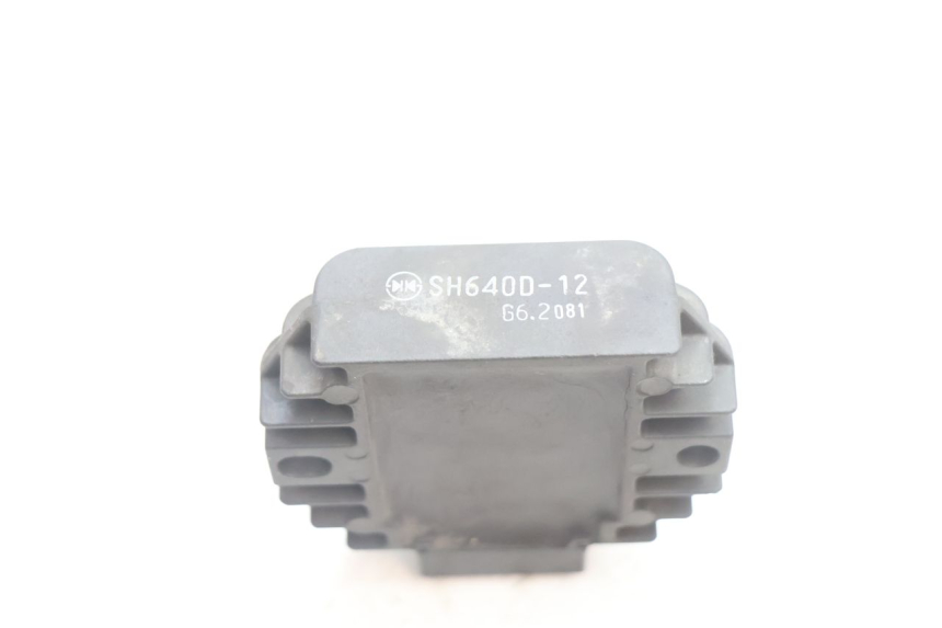 photo de REGULADOR DE CARGA PIAGGIO X8 STREET 125 (2006 - 2007) - Outro ângulo de visão