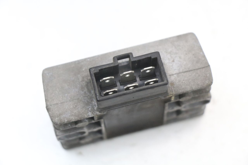 photo de REGULADOR DE CARGA PIAGGIO X8 125 (2004 - 2007) - Detalhe da peça