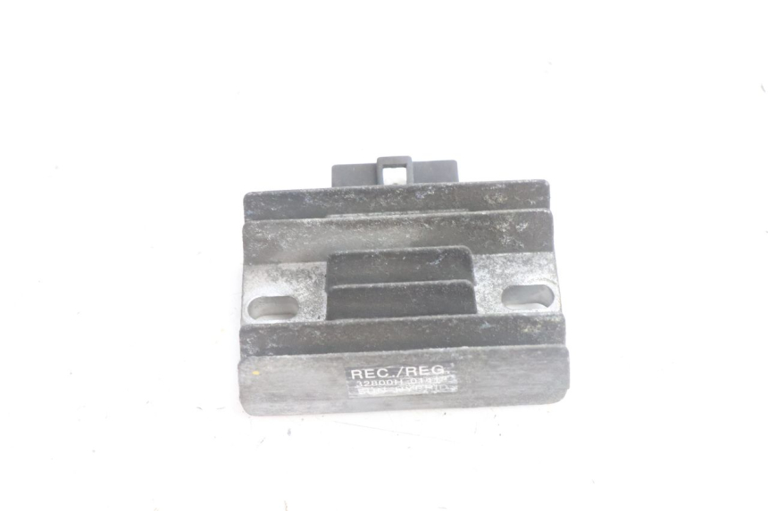 photo de REGULADOR DE CARGA PIAGGIO X9 AMALFI 180 (2000 - 2003) - Detalhe da peça