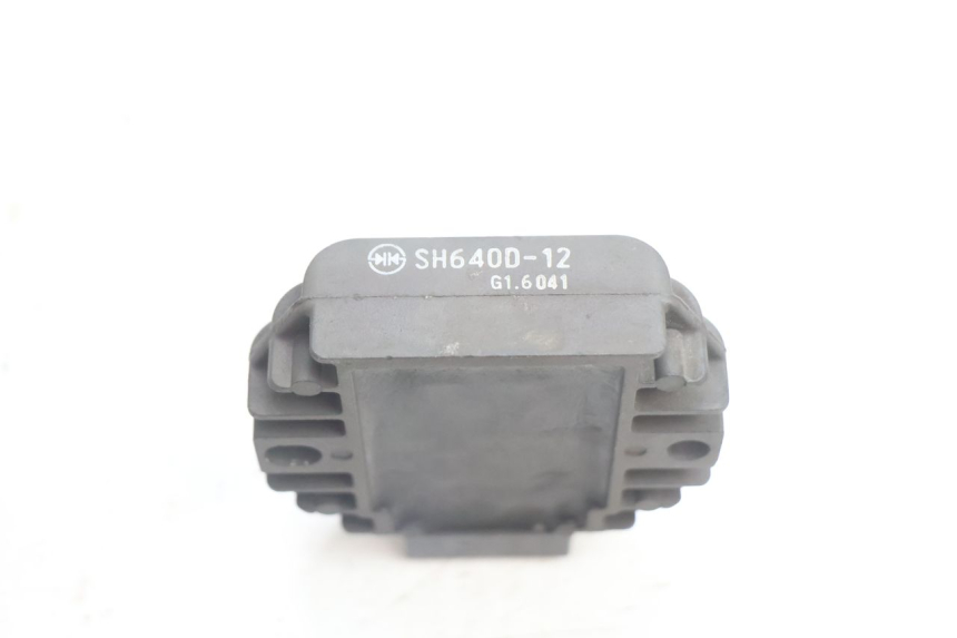 photo de REGULADOR DE CARGA PIAGGIO X9 EVOLUTION 125 (2003 - 2007) - Outro ângulo de visão