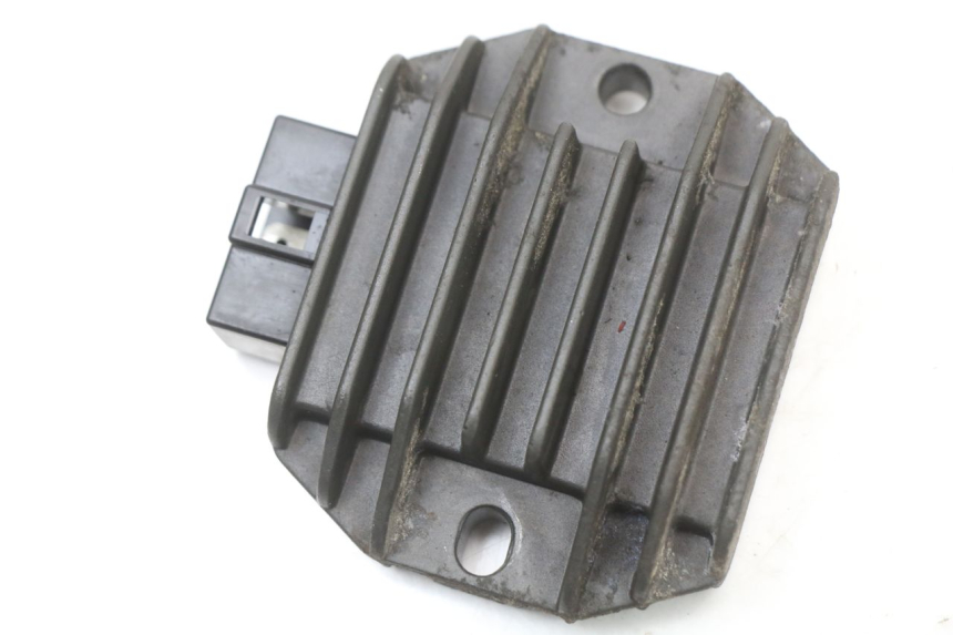 photo de REGULADOR DE CARGA PIAGGIO X9 125 (2000 - 2003) - Detalhe da peça