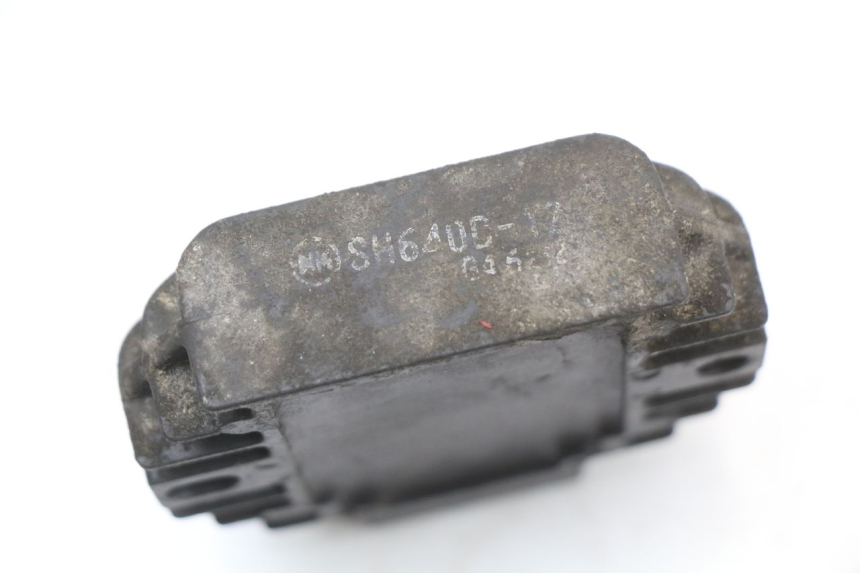 photo de REGULADOR DE CARGA PIAGGIO X9 125 (2000 - 2003) - Outro ângulo de visão