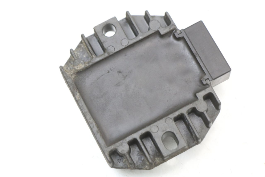 photo de REGULADOR DE CARGA PIAGGIO X9 125 (2000 - 2003) - Ampliação técnica