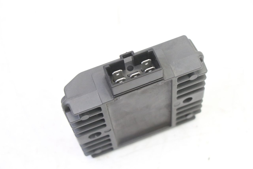 photo de REGULADOR DE CARGA YAMAHA XJ6 ABS 600 (2008 - 2016) - Zoom do estado de desgaste