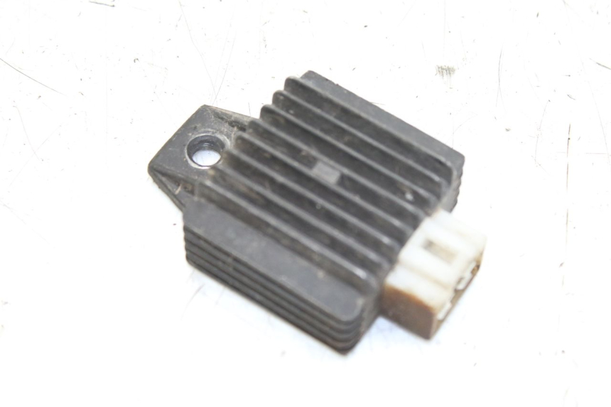 photo de REGULADOR DE CARGA ZHEJIANG XMOTOS XB-81 50 - Zoom do estado de desgaste