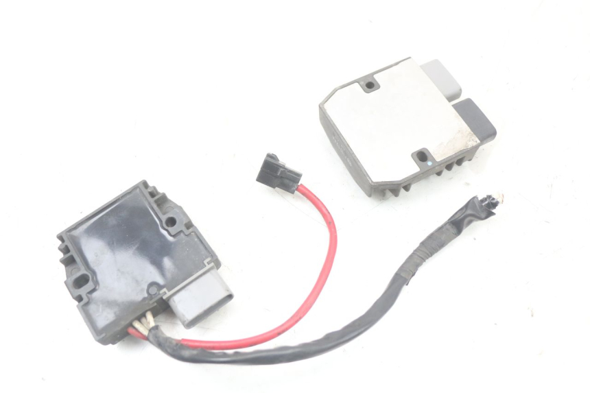photo de REGULADOR DE CARGA YAMAHA FJR ABS 1300 (2006 - 2012) - Detalhe da peça