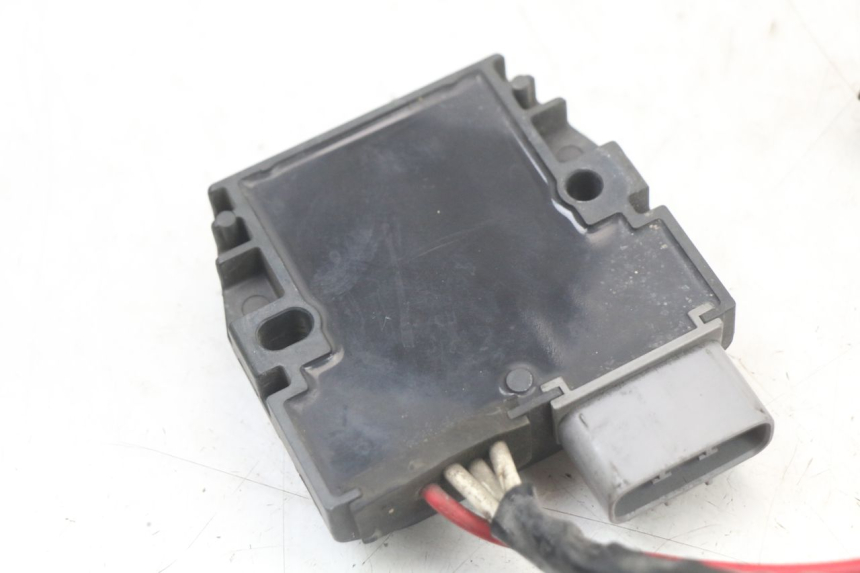 photo de REGULADOR DE CARGA YAMAHA FJR ABS 1300 (2006 - 2012) - Pontos de fixação
