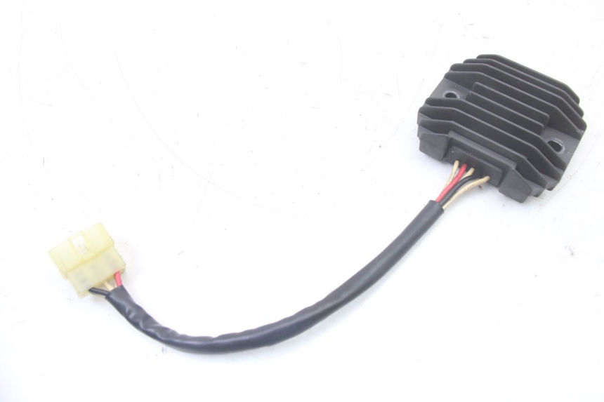 photo de REGULADOR DE CARGA YAMAHA FZS FAZER 600 (2001 - 2003) - Zoom do estado de desgaste