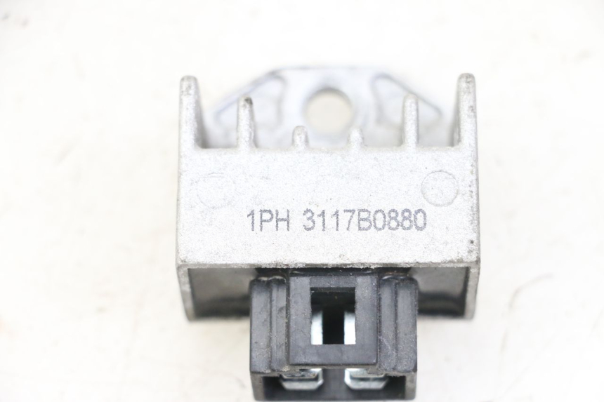 photo de REGULADOR DE CARGA YAMAHA NEO'S NEOS 2T EASY 50 (2013 - 2016) - Outro ângulo de visão