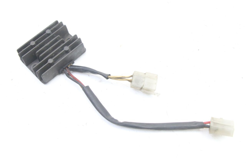photo de REGULADOR DE CARGA YAMAHA SR 125 (1982 - 2003) - Zoom do estado de desgaste