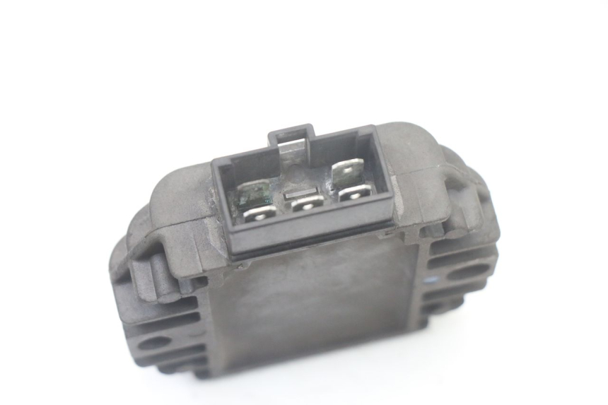 photo de REGULADOR DE CARGA YAMAHA X-MAX XMAX ABS 250 (2010 - 2014) - Zoom do estado de desgaste