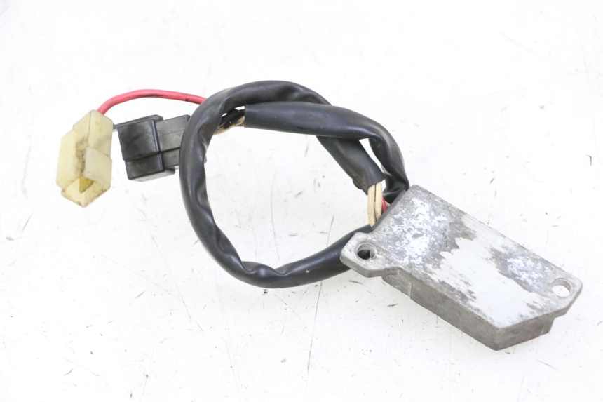 photo de REGULADOR DE CARGA YAMAHA XV VIRAGO 535 (1988 - 2004) - Outro ângulo de visão