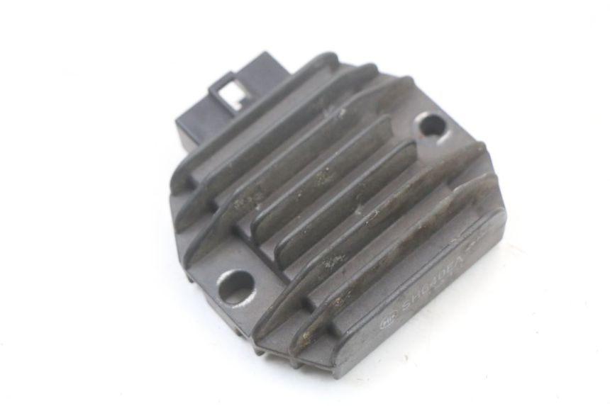 photo de REGULADOR DE CARGA YAMAHA YP MAJESTY 125 (2002 - 2006) - Detalhe da peça