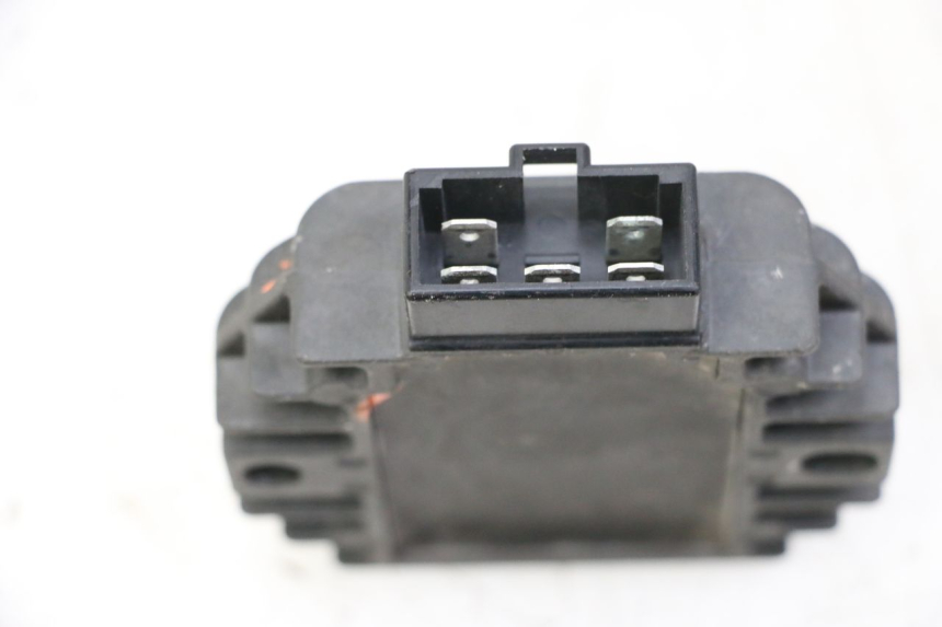 photo de REGULADOR DE CARGA YAMAHA YP MAJESTY 125 (2002 - 2006) - Detalhe da peça