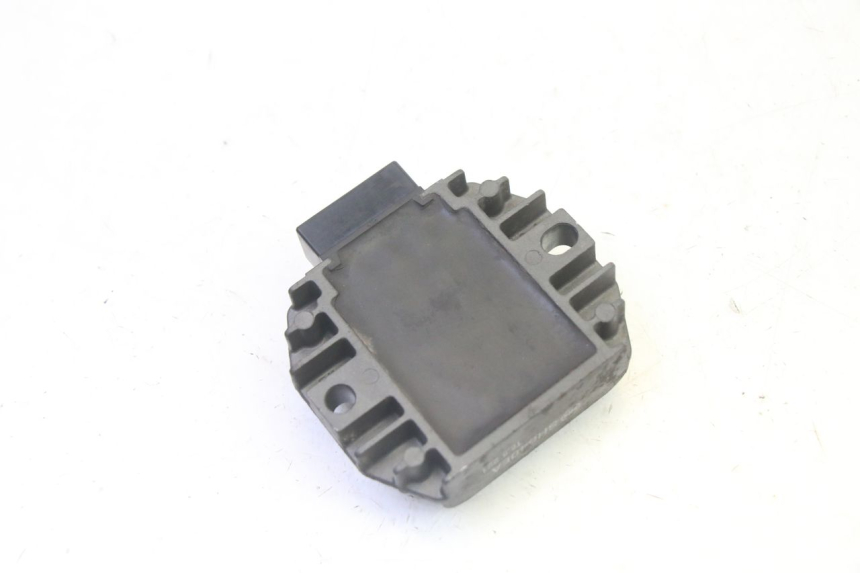 photo de REGULADOR DE CARGA YAMAHA YP MAJESTY 125 (2007 - 2010) - Zoom do estado de desgaste