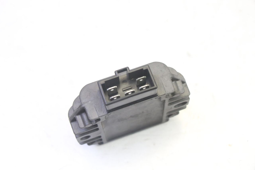 photo de REGULADOR DE CARGA YAMAHA YP MAJESTY 125 (2007 - 2010) - Outro ângulo de visão