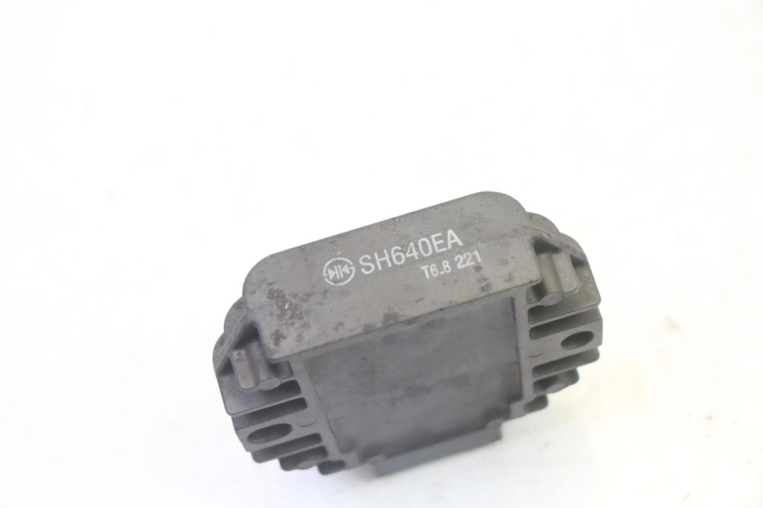 photo de REGULADOR DE CARGA YAMAHA YP MAJESTY 125 (2007 - 2010) - Ampliação técnica