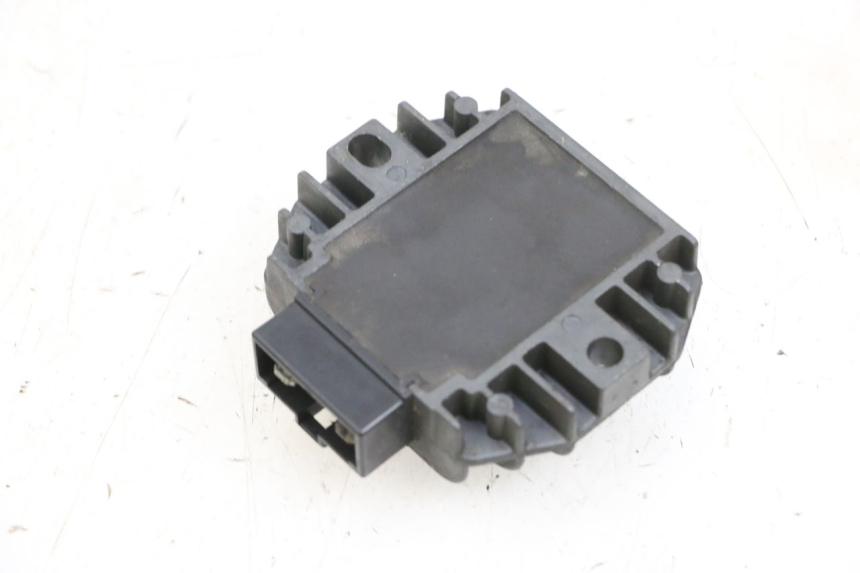 photo de REGULADOR DE CARGA YAMAHA YP MAJESTY 125 (2002 - 2006) - Detalhe da peça