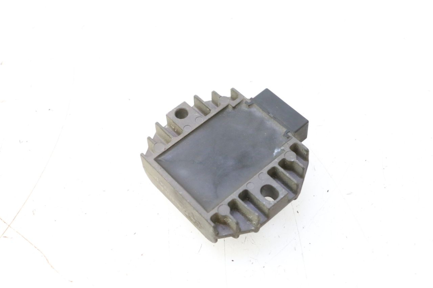 photo de REGULADOR DE CARGA YAMAHA YP MAJESTY 125 (1998 - 2001) - Zoom do estado de desgaste