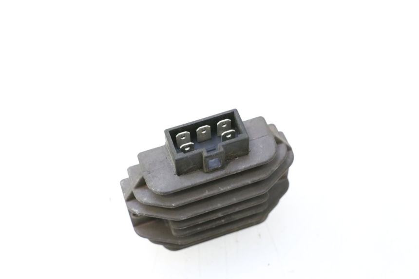 photo de REGULADOR DE CARGA YAMAHA YP MAJESTY 125 (1998 - 2001) - Outro ângulo de visão