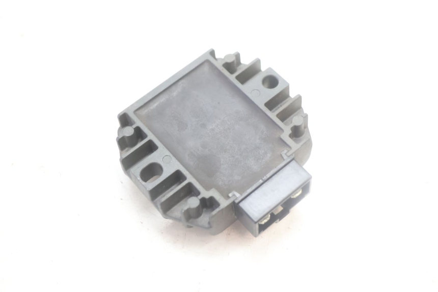 photo de REGULADOR DE CARGA YAMAHA YP MAJESTY 125 (2007 - 2010) - Zoom do estado de desgaste