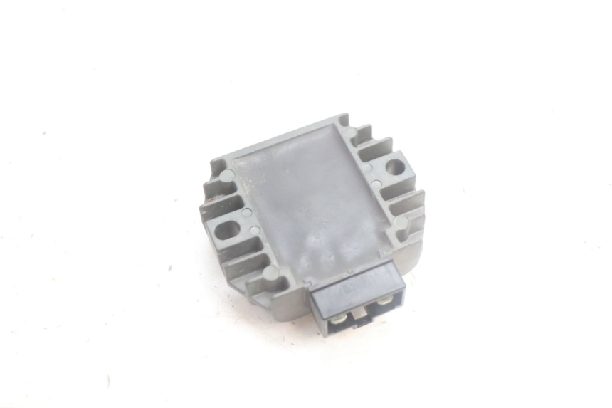photo de REGULADOR DE CARGA YAMAHA YP MAJESTY 125 (2002 - 2006) - Outro ângulo de visão