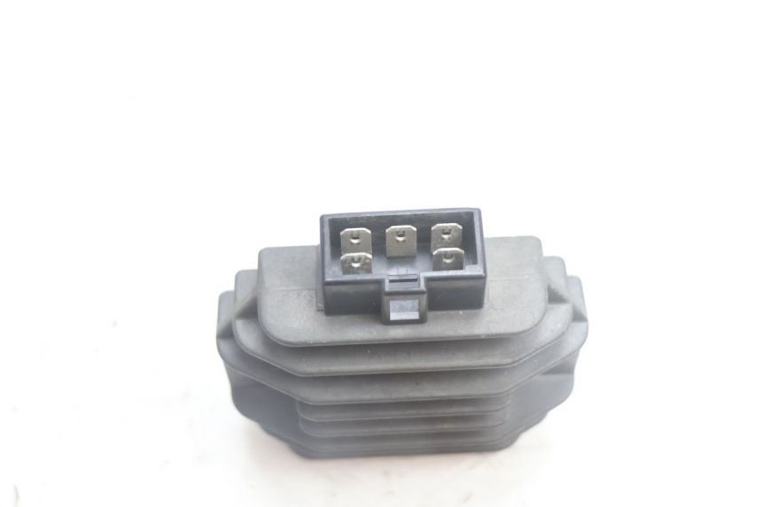 photo de REGULADOR DE CARGA YAMAHA YP MAJESTY 125 (2002 - 2006) - Ampliação técnica